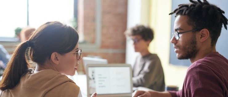 fidelidade do cliente b2b 740x315 Satisfação de clientes B2B: como medir a satisfação do consumidor quando ele é uma pessoa jurídica?