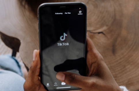 Como usar o TikTok para fazer marketing e se conectar com o seu consumidor